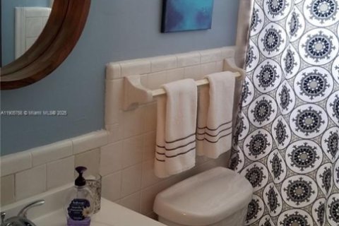 Снять в аренду виллу или дом в Форт-Лодердейл, Флорида 3 спальни, 121.89м2, № 1956405 - фото 5