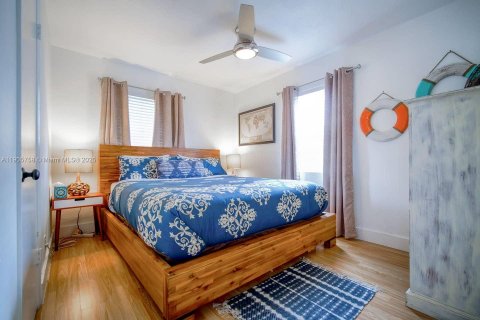 Снять в аренду виллу или дом в Форт-Лодердейл, Флорида 3 спальни, 121.89м2, № 1956405 - фото 6