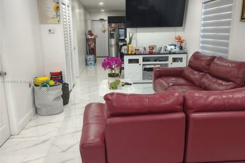 Villa ou maison à vendre à Florida City, Floride: 3 chambres, 102.56 m2 № 2016284 - photo 2