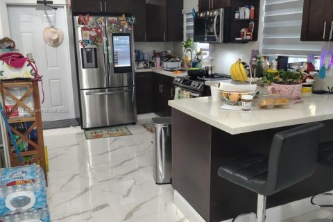 Villa ou maison à vendre à Florida City, Floride: 3 chambres, 102.56 m2 № 2016284 - photo 3