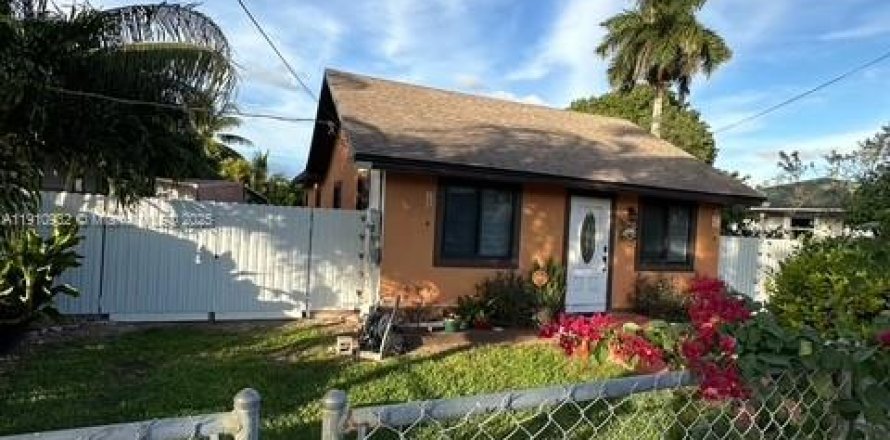 Villa ou maison à Florida City, Floride 3 chambres, 102.56 m2 № 2016284