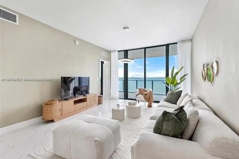 Condo in Miami, Florida, 2 bedrooms  № 2259937 - photo 18