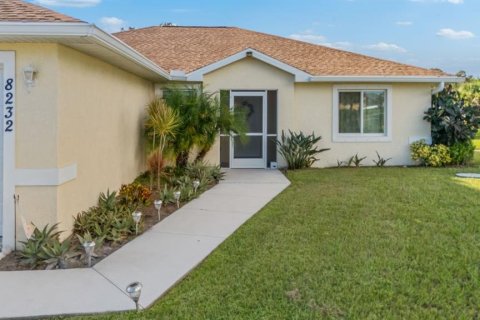 Villa ou maison à vendre à North Port, Floride: 3 chambres, 127 m2 № 1905014 - photo 2