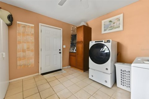Casa en venta en Chuluota, Florida, 7 dormitorios, 504.65 m2 № 2107735 - foto 14