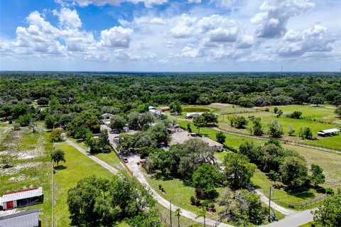 Casa en venta en Chuluota, Florida, 7 dormitorios, 504.65 m2 № 2107735 - foto 3