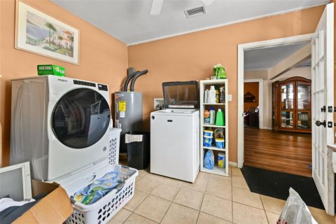 Casa en venta en Chuluota, Florida, 7 dormitorios, 504.65 m2 № 2107735 - foto 15