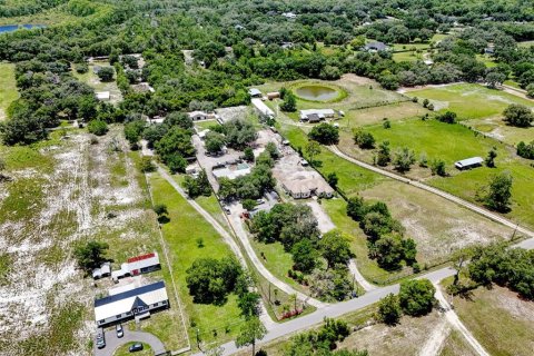 Casa en venta en Chuluota, Florida, 7 dormitorios, 504.65 m2 № 2107735 - foto 2
