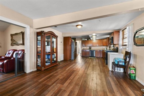 Casa en venta en Chuluota, Florida, 7 dormitorios, 504.65 m2 № 2107735 - foto 16