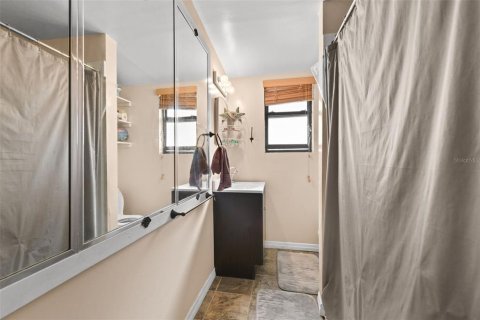 Casa en venta en Chuluota, Florida, 7 dormitorios, 504.65 m2 № 2107735 - foto 29