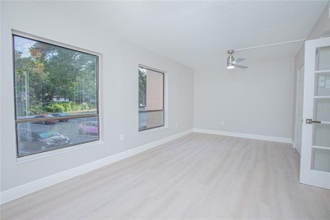 Condo in Altamonte Springs, Florida, 2 bedrooms  № 1716986 - photo 17