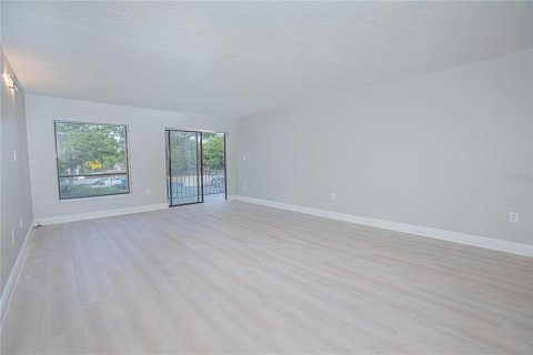 Condo in Altamonte Springs, Florida, 2 bedrooms  № 1716986 - photo 4