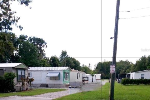 Immobilier commercial à vendre à Auburndale, Floride: 17 chambres, 612.04 m2 № 1400513 - photo 1
