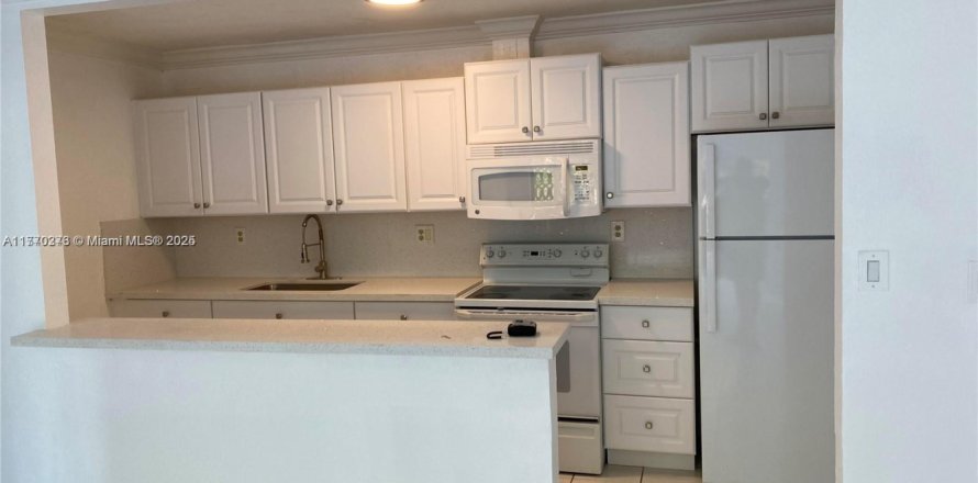 Condominio en Doral, Florida, 2 dormitorios  № 1868409