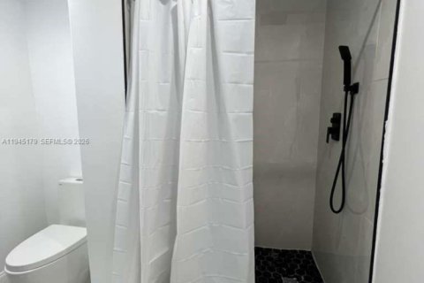 Villa ou maison à louer à Fort Lauderdale, Floride: 3 chambres, 108.6 m2 № 2001507 - photo 11