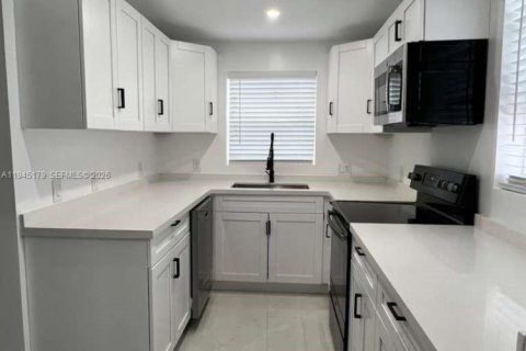 Villa ou maison à louer à Fort Lauderdale, Floride: 3 chambres, 108.6 m2 № 2001507 - photo 6