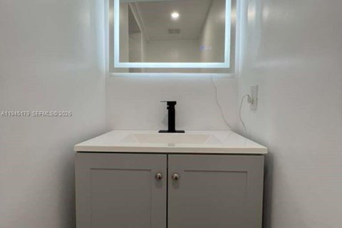 Villa ou maison à louer à Fort Lauderdale, Floride: 3 chambres, 108.6 m2 № 2001507 - photo 10