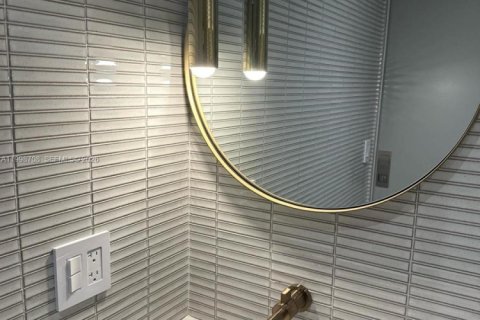 Condominio en alquiler en Key Biscayne, Florida, 2 dormitorios, 191.38 m2 № 2060928 - foto 29