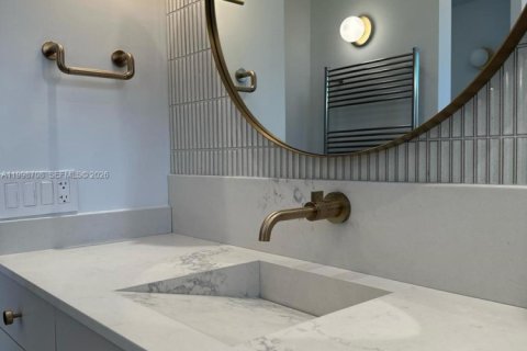 Condominio en alquiler en Key Biscayne, Florida, 2 dormitorios, 191.38 m2 № 2060928 - foto 20