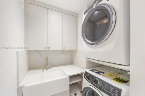 Condominio en alquiler en Key Biscayne, Florida, 2 dormitorios, 191.38 m2 № 2060928 - foto 25