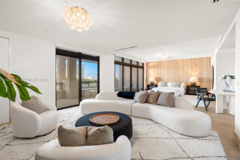 Condo in Miami Beach, Florida, 6 bedrooms № 1991343 - photo 14