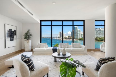 Condo in Miami Beach, Florida, 6 bedrooms № 1991343 - photo 22