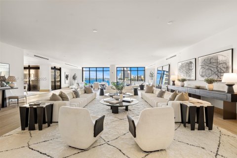 Condo in Miami Beach, Florida, 6 bedrooms № 1991343 - photo 20