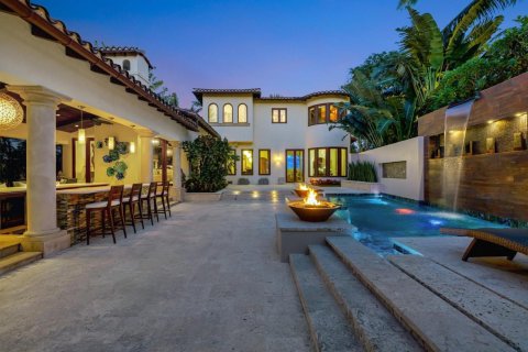 House in Fort Lauderdale, Florida 5 bedrooms, 712.19 sq.m. № 2185158 - photo 20