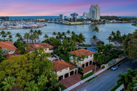 House in Fort Lauderdale, Florida 5 bedrooms, 712.19 sq.m. № 2185158 - photo 4