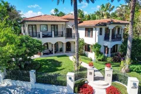 House in Fort Lauderdale, Florida 5 bedrooms, 712.19 sq.m. № 2185158 - photo 9