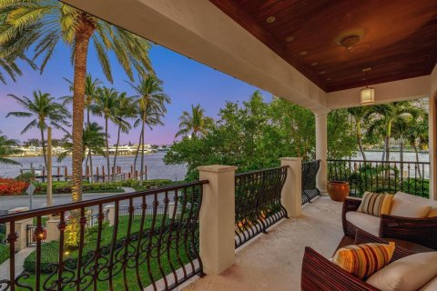 House in Fort Lauderdale, Florida 5 bedrooms, 712.19 sq.m. № 2185158 - photo 19