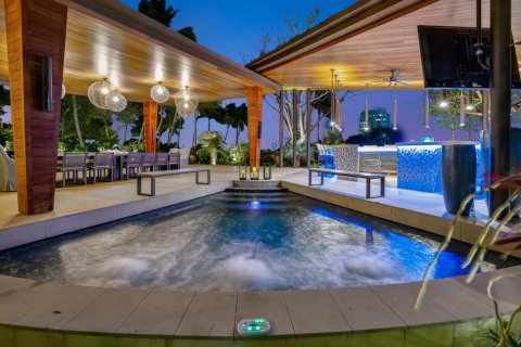House in Fort Lauderdale, Florida 5 bedrooms, 712.19 sq.m. № 2185158 - photo 24