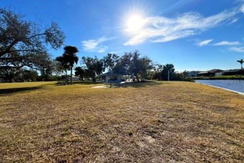 House in Port Charlotte, Florida 4 bedrooms, 183.95 sq.m. № 1425863 - photo 19