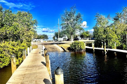 House in Port Charlotte, Florida 4 bedrooms, 183.95 sq.m. № 1425863 - photo 21