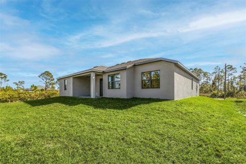 House in Port Charlotte, Florida 4 bedrooms, 183.95 sq.m. № 1425863 - photo 3