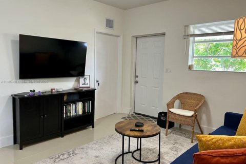 Снять в аренду коммерческую недвижимость в Майами, Флорида № 1933958 - фото 5