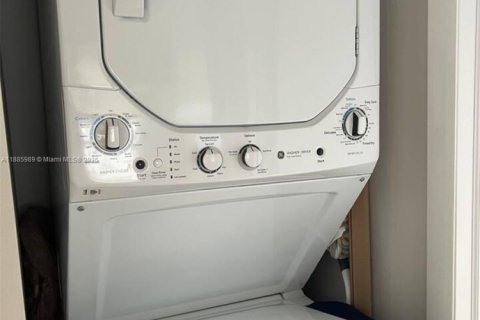 Снять в аренду коммерческую недвижимость в Майами, Флорида № 1933958 - фото 21