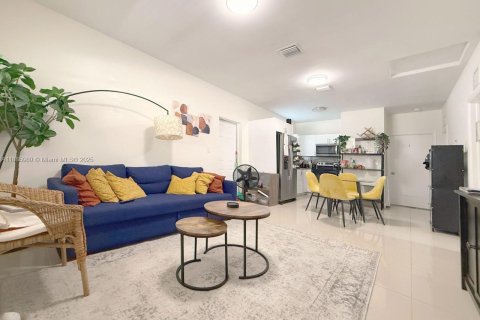 Снять в аренду коммерческую недвижимость в Майами, Флорида № 1933958 - фото 3