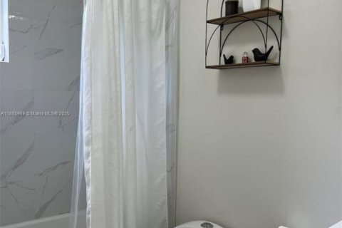 Снять в аренду коммерческую недвижимость в Майами, Флорида № 1933958 - фото 17