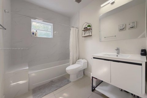 Снять в аренду коммерческую недвижимость в Майами, Флорида № 1933958 - фото 15