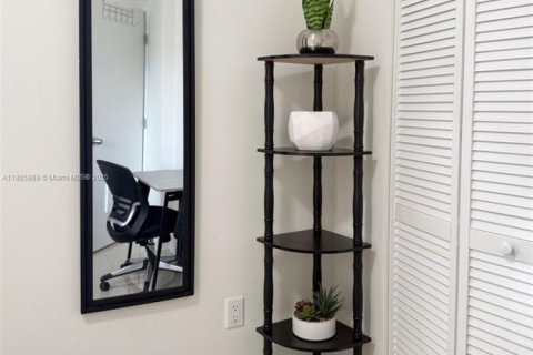 Снять в аренду коммерческую недвижимость в Майами, Флорида № 1933958 - фото 12