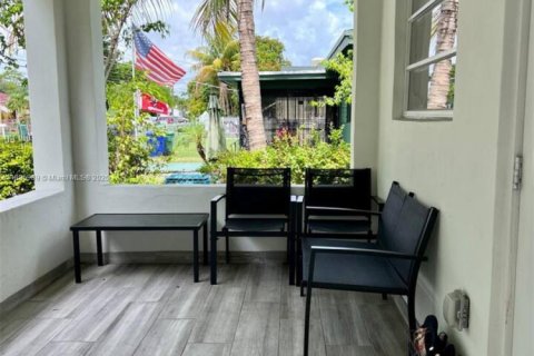 Снять в аренду коммерческую недвижимость в Майами, Флорида № 1933958 - фото 23