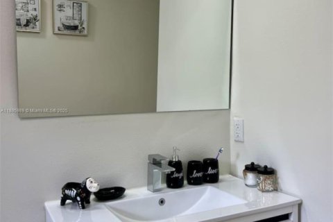 Снять в аренду коммерческую недвижимость в Майами, Флорида № 1933958 - фото 18