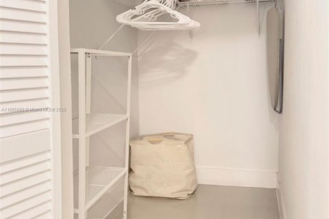 Снять в аренду коммерческую недвижимость в Майами, Флорида № 1933958 - фото 14