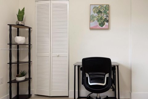 Снять в аренду коммерческую недвижимость в Майами, Флорида № 1933958 - фото 13