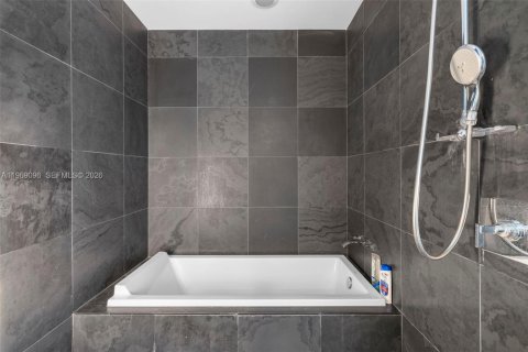 Снять в аренду кондоминиум в Майами, Флорида 3 спальни, 157.38м2, № 2030861 - фото 19