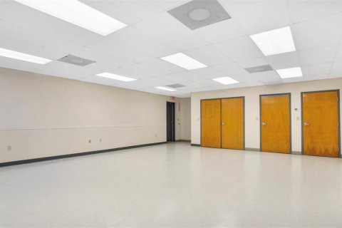 Immobilier commercial à vendre à Sorrento, Floride: 462.1 m2 № 2126154 - photo 8
