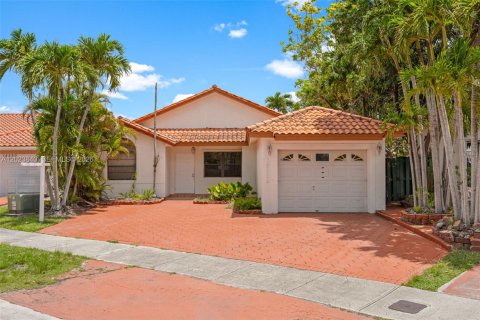 House in Miami, Florida 3 bedrooms, 115.66 sq.m. № 2087073