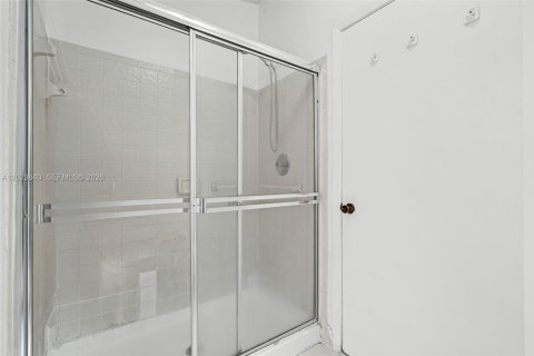 House in Miami, Florida 3 bedrooms, 115.66 sq.m. № 2087073 - photo 28