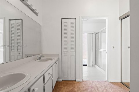 House in Miami, Florida 3 bedrooms, 115.66 sq.m. № 2087073 - photo 5