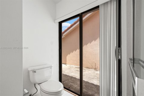 House in Miami, Florida 3 bedrooms, 115.66 sq.m. № 2087073 - photo 27